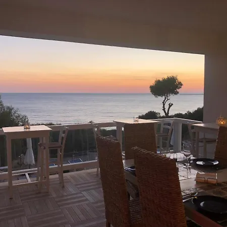 Locazione Turistica Il Tucano Couette-café