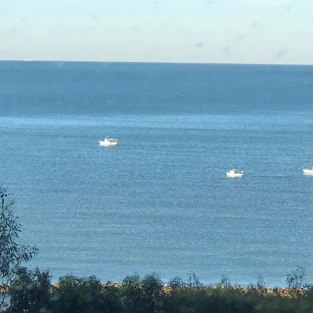 Locazione Turistica Il Tucano Nocleg ze śniadaniem 4*