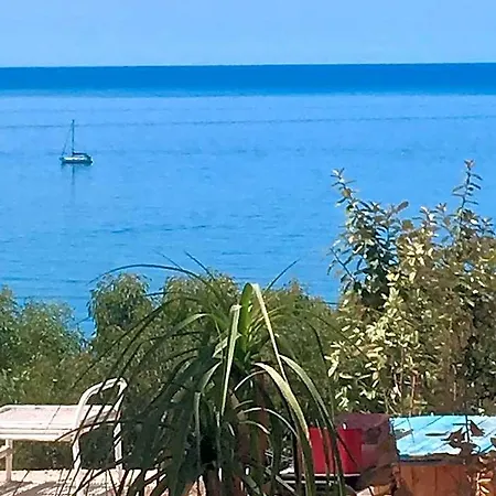 Locazione Turistica Il Tucano Couette-café